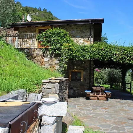Rustico Ulivi - In Bucht Piona Vakantiehuis *