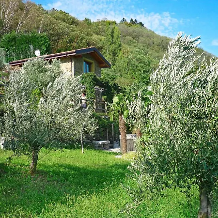 Rustico Ulivi - In Bucht Piona Vakantiehuis *